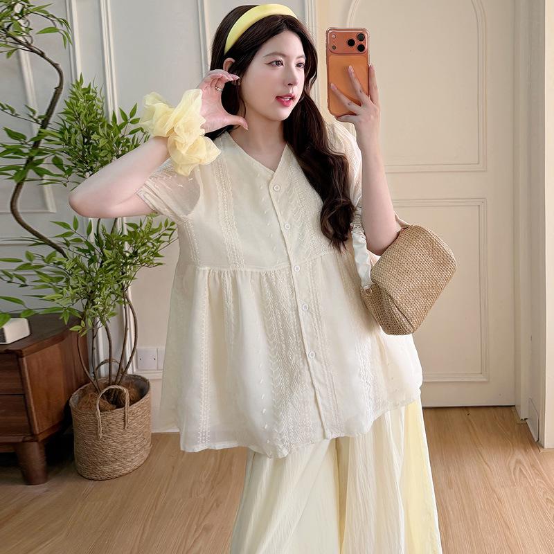 Trendy Maternity Summer Two-Piece Set: Chic and Loose Coco Style Shirt & Shorts
