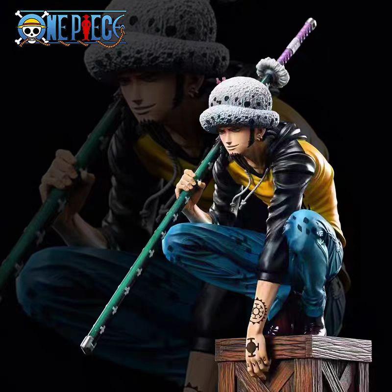 20cm Anime One Piece Figure Squatting Ghost Island Trafalgar D. Water Law Action Figures Scene Pvc Model Statue Ornamen Toys Gif