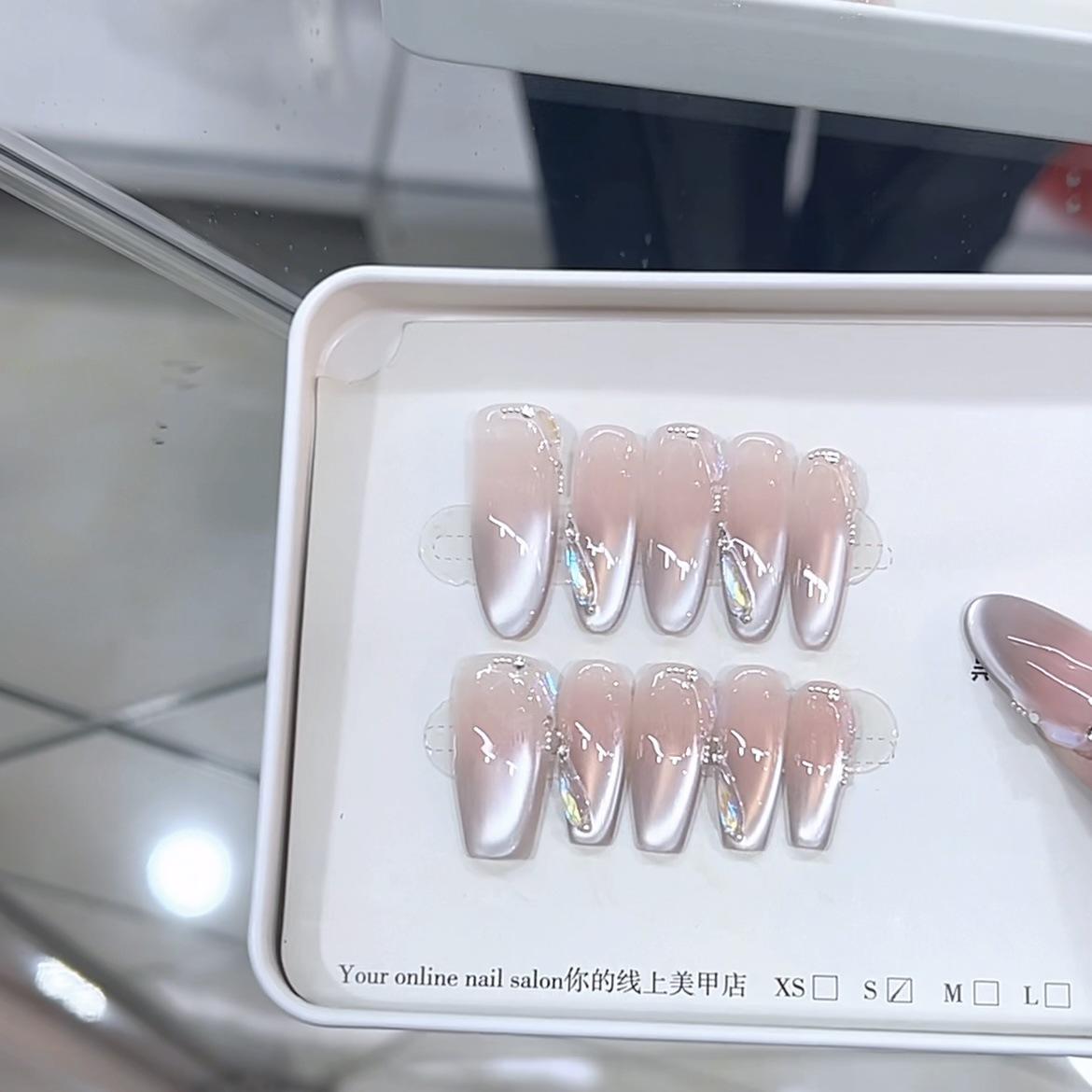 

Ручная работа Armor Minimalist White Moonlight Трехмерный циркон Светозамер Кошачий глаз Чистый Темперамент Nail Art Patch large L