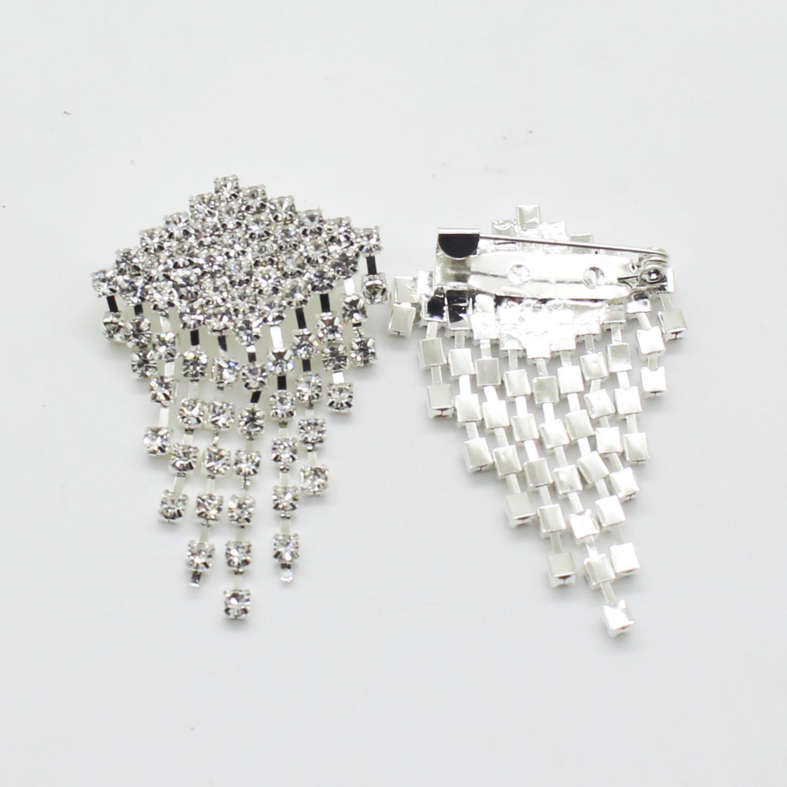 LKeRan Fashion Bohemian Style Rhinestone Brooch Button Crystal Drop Dangle Tassel Garment button collar pin Jewelry decoration серебряный