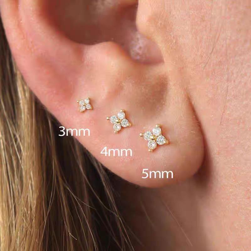 Korean Four-Leaf Clover Stud Earrings with Zirconia in Real Gold 