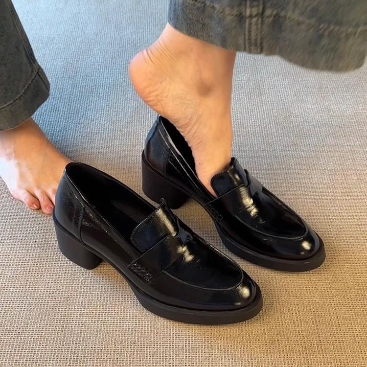 French Small Leather Shoes Platform Thick Heel Loafers 2026 Spring and Autumn British Style Small Leather Shoes One Pedal Shoes