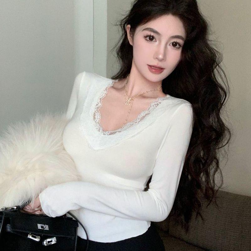 Elegant Lace V-Neck Women's Slimming T-shirt - Autumn/Winter 2025 Collection
