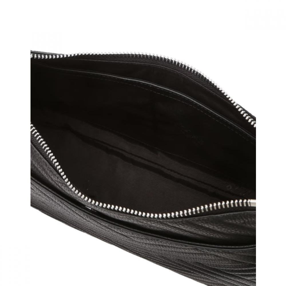 Daks Black Cowhide Shoulder Bag With Logo Decoration Dcba6f372bk