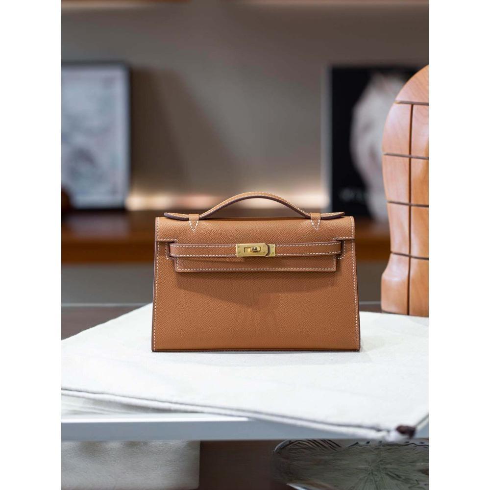 

Сумка жіноча через плече, крос-боді, з довгою плечовою лямкою, з нержавіючої сталі, з фурнітурою, для мотоциклістів, з коров ячої шкіри з візерунком під долоню, першого покоління Length 22 width 7 height 13cm gold buckle