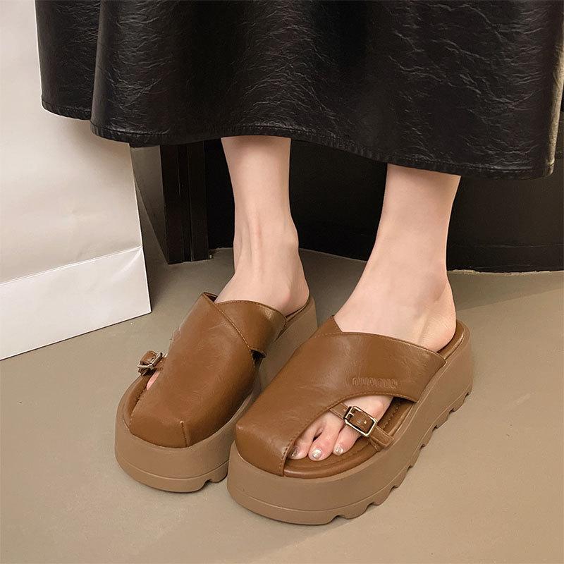 Muffin thick bottom heightening versatile lazy fashion cool slippers women's wear 2025 summer new retro bag head half slippers