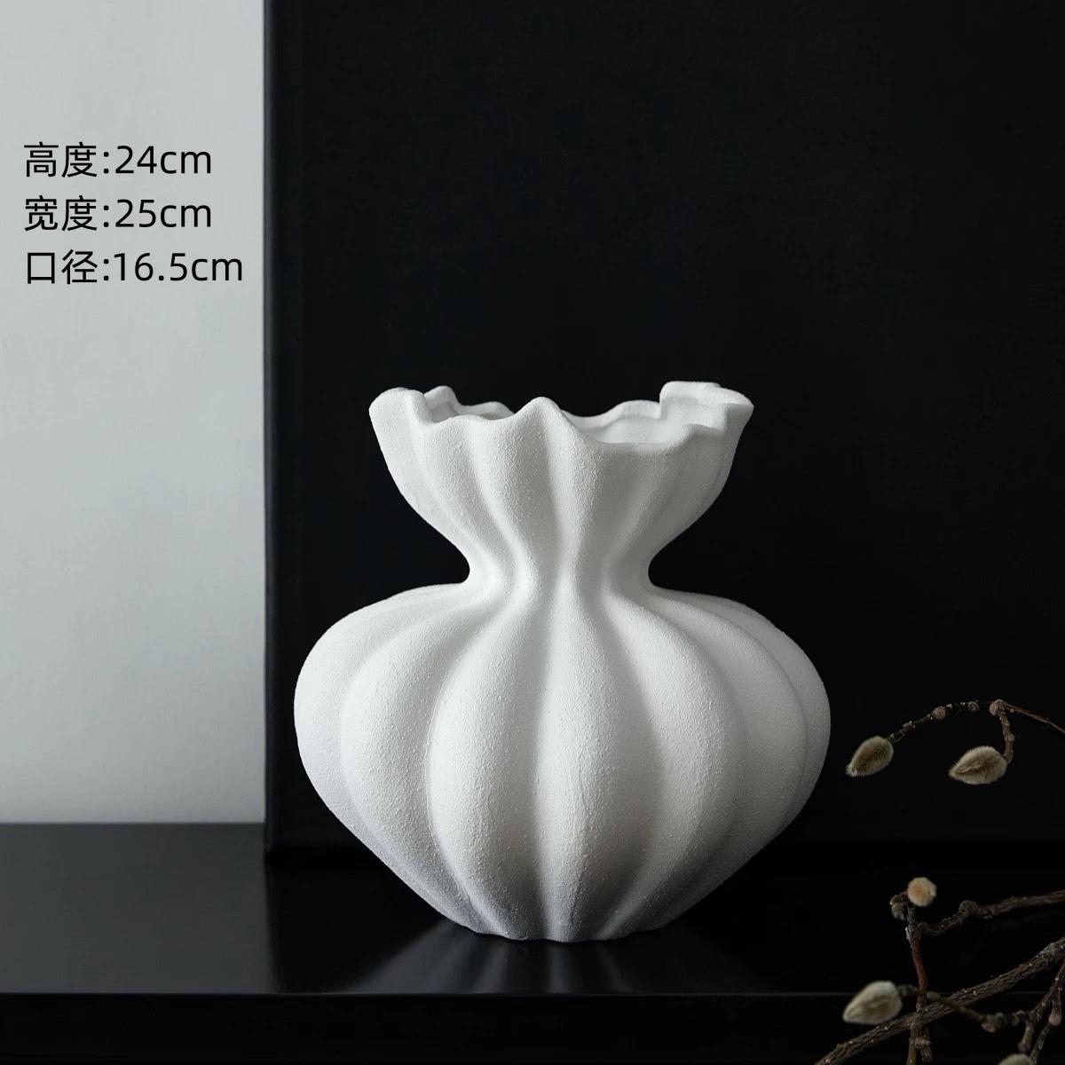 Elegant Wabi-Sabi French Style Ceramic Vase High-End Ornamental Flower Arrangement for Home Decor Tabletop Niche