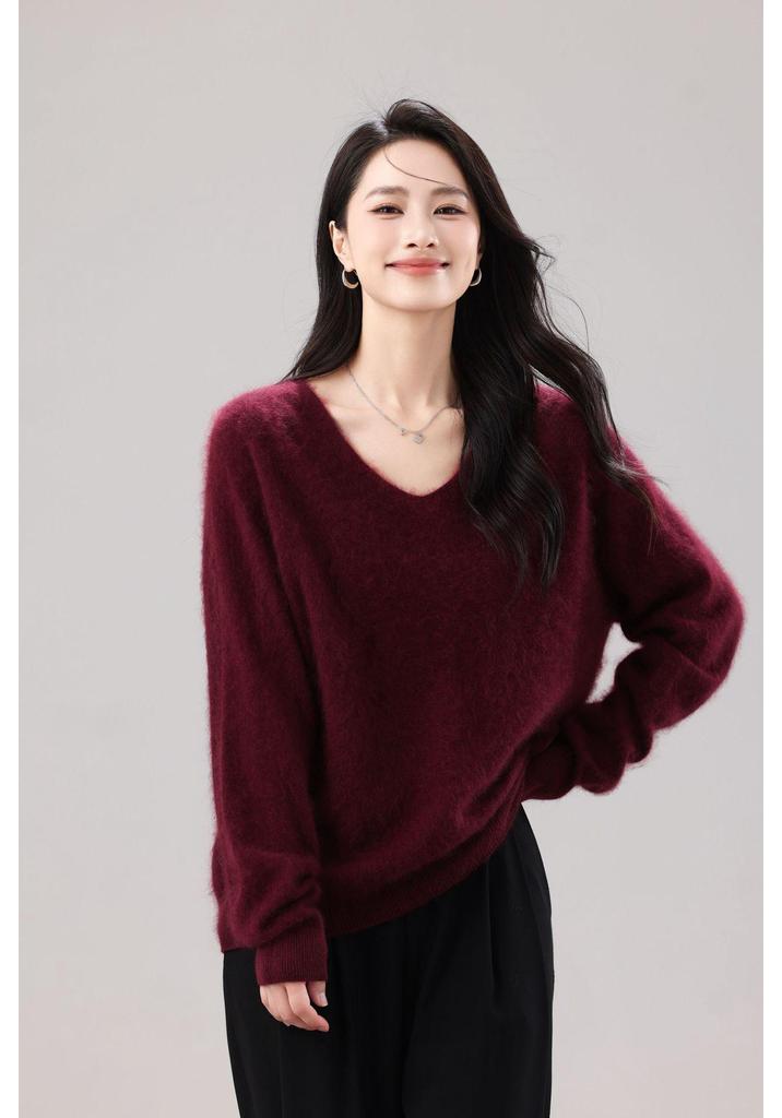 Women's 26-Year Brush V-Neck Sweater: 5% Cashmere, 5% Silk, 90% Australian Wool - Seamless and Versatile