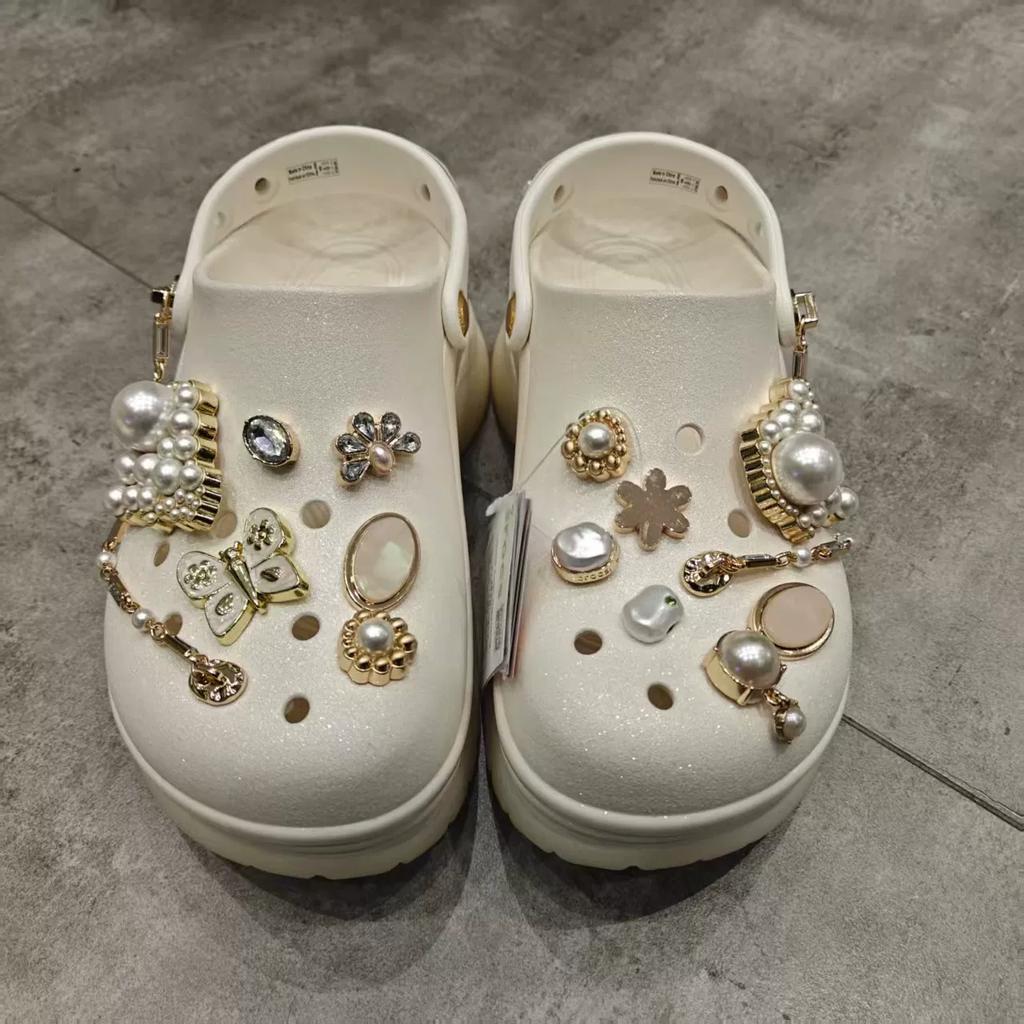 Crocs Delfín sa stretáva s módou Šľapky Dámska obuv Krieda 214115-0WV