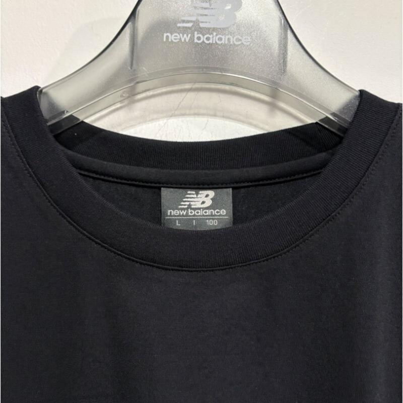 New Balance Tričko Uni Ess Back Big Logo s krátkým rukávem Nbnef21423 Černé