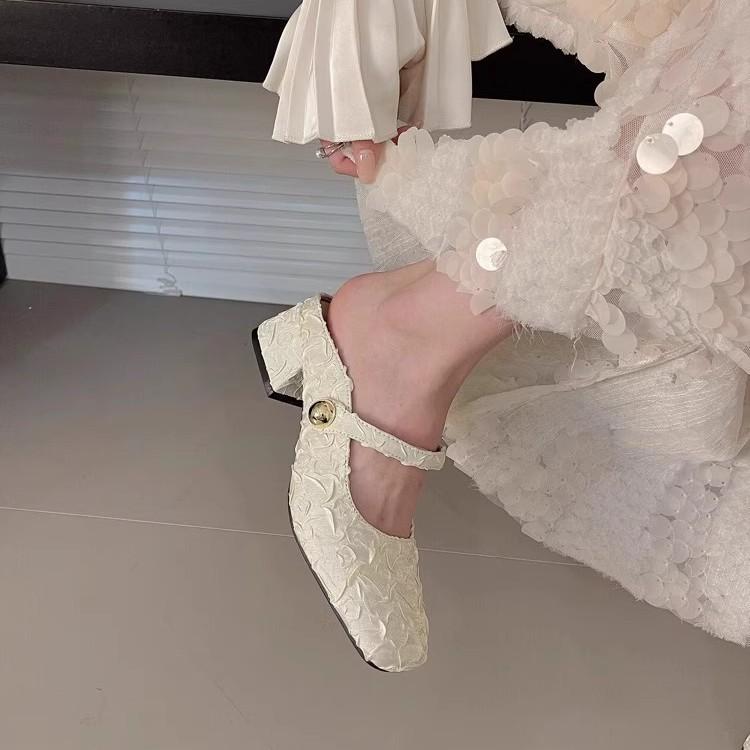 French Xiaoxiangfeng thick heel bag head half slippers women's summer wear 2025 new with skirt high heel muller shoes single shoes