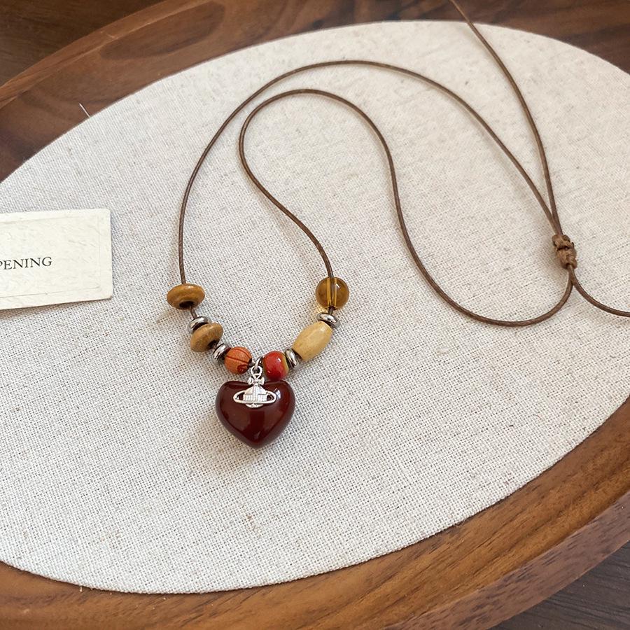 Bohemian Heart Pendant Necklace Vintage Ethnic Style Versatile Jewelry Women High-End