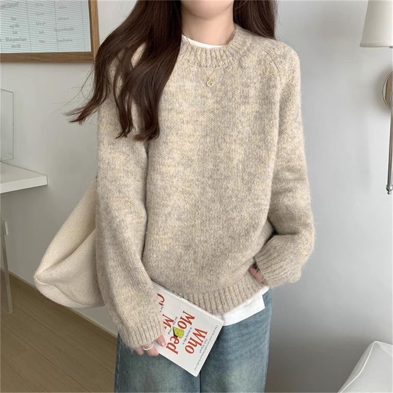 Women's Retro Solid Color Round Neck Sweater - Loose Fit Knitwear for Autumn/Winter 2025