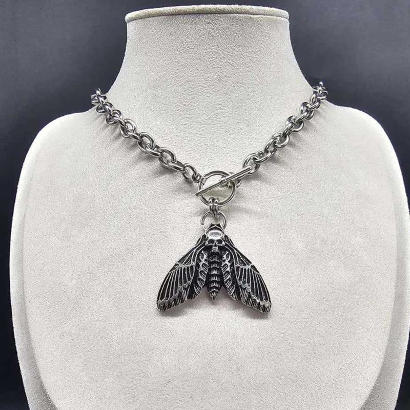 Gothic Death Moth T Shaped Alloy Necklace 44cm Lightweight Chain Jewelry for Unique Gothic and Fashion Accessories