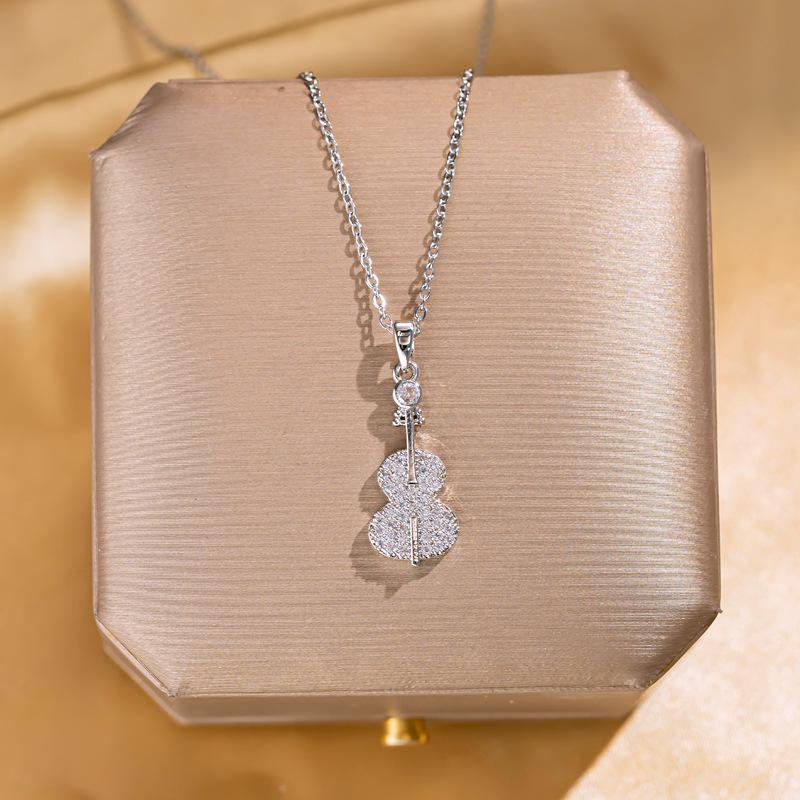 Golden Luxury Diamond Titanium Steel Necklace Women Fashion Slim Waist H Pendant Collarbone Chain
