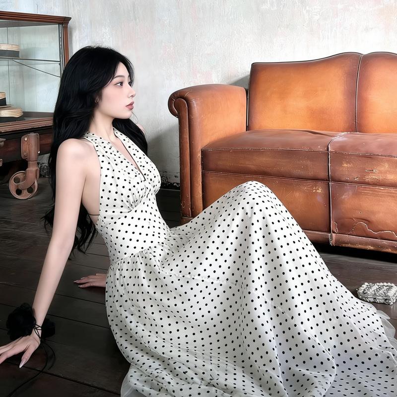 French Royal Sister Women Polka Dot Neck Sling Dress Spring and Summer High-end Temperament V-neck Waist Big Swing Dress