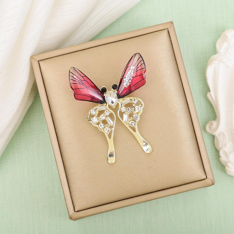 Luxury Animal-Themed Corsage: Elegant Holiday Gift for Women