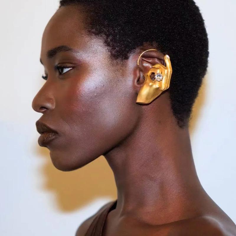 1Pcs Novelty Design Metal Hand Earcuff Dangle Earrings For Women Jewelry Fashion Show Statement Earrings Accessories