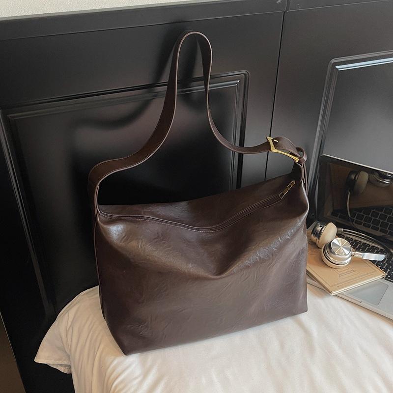 

2025 messenger bag women s large-capacity autumn new shoulder commuter tote bag fashionable and casual high-value fashionable