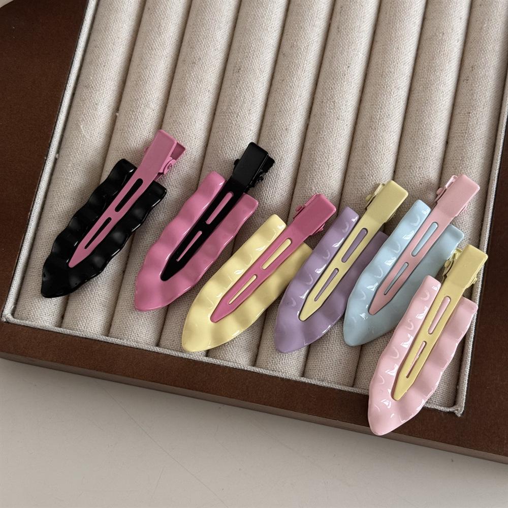 Dopamine Colorful Metal Straight Hairclip Women Side Bangs Seamless Wavy Hair Clip Fashion Hair Accessories Headwear