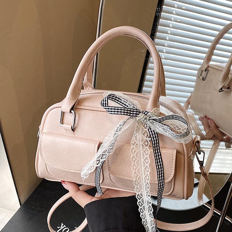 Spring and summer new niche casual sweet style portable Boston bag high-end commuting versatile fashion messenger bag
