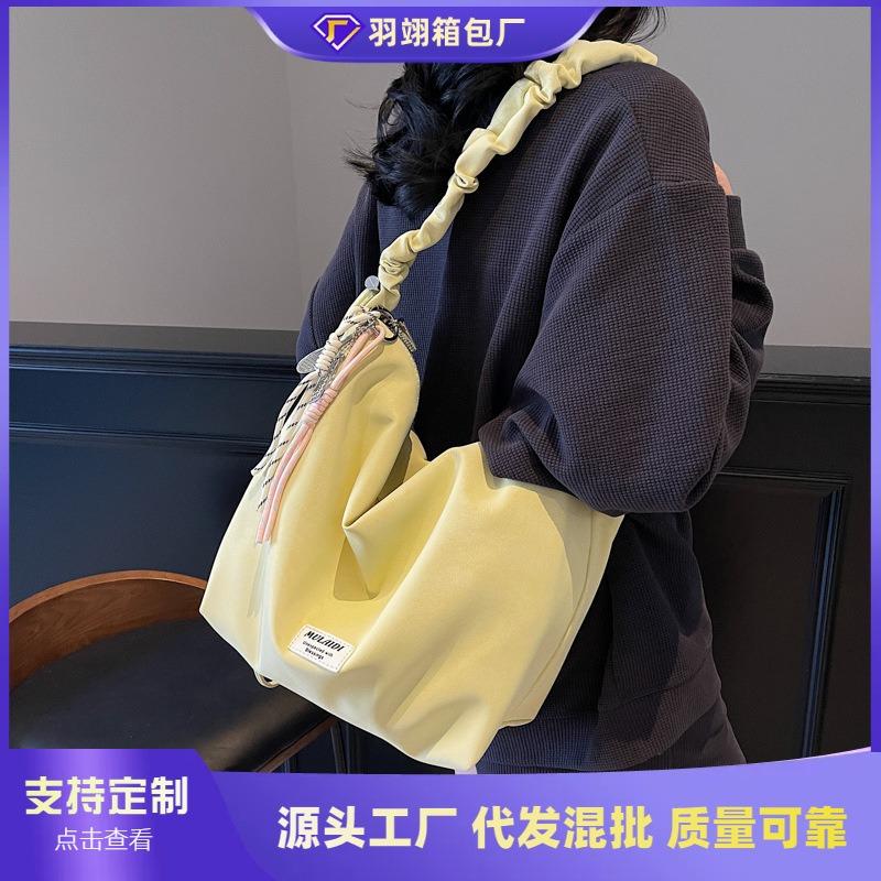 Casual large-capacity bag women's new relaxed commuter shoulder messenger bag college student tote bag