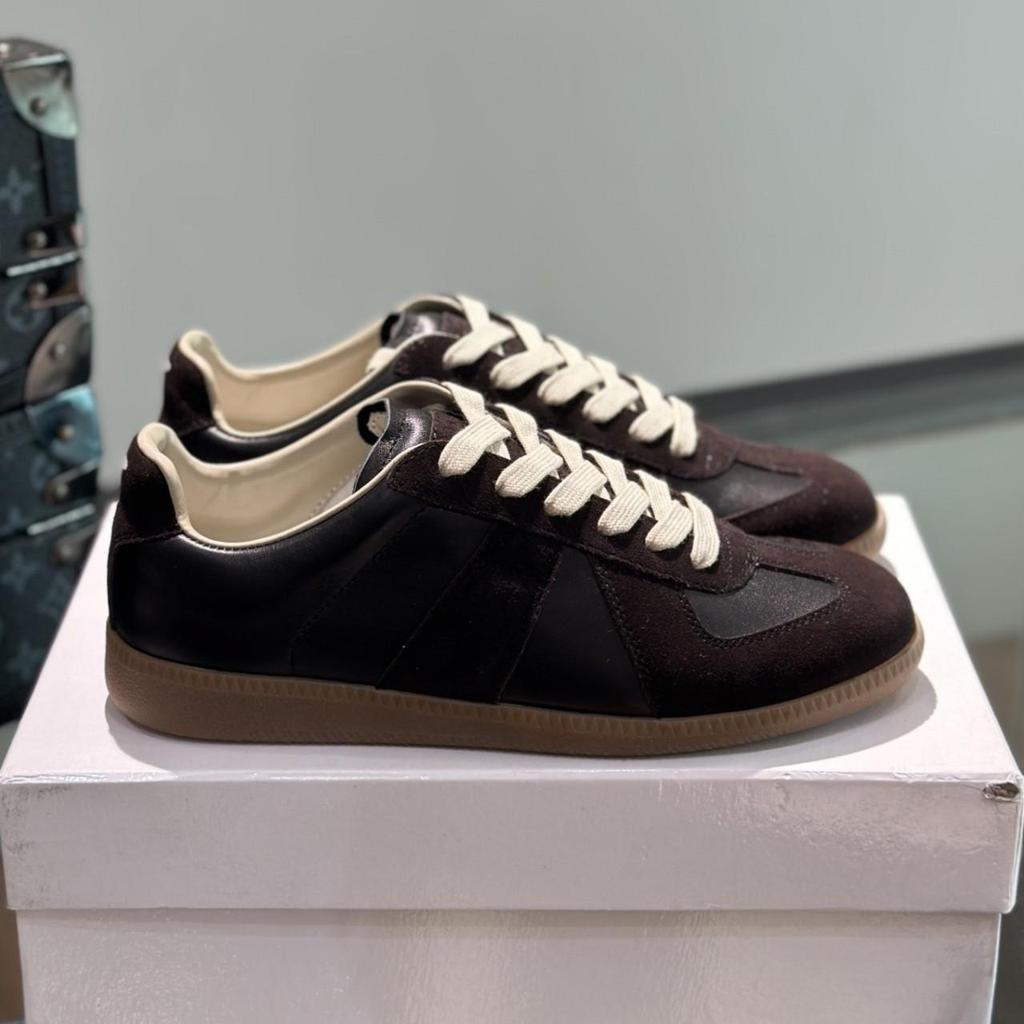 Couple's Retro Soft-soled Genuine Leather Versatile Casual Sneakers with Straps and Flat Sneakers