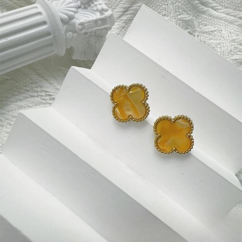 High-end 15MM Four-leaf Clover Titanium Steel Earrings Lightweight and Versatile Earrings for Women