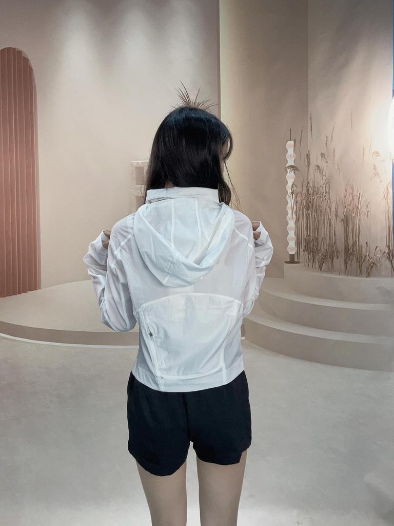 Women's Slim Fit Breathable Sports Jacket: Sun Protection for Spring & Autumn Outdoor Activities, Yoga, Hiking.