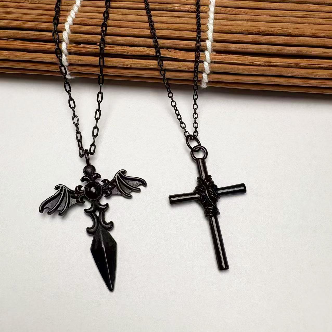 2 Стильных Универсальных Креста Черный Меч Подвеска Ожерелье Ношение Крыльев Готический Панк Дьявол