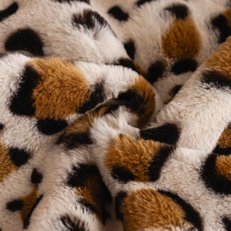 Luxury Leopard Print Sofa Cushion Autumn Winter Thickened Anti Slip Straight Line Cushion For Winter Sofa Cover Fabric