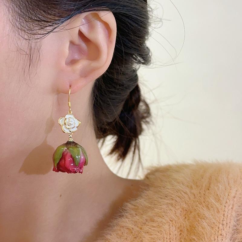 Orecchino Fiore Fiore Naturale. Orecchino Fiore di Rosa Fatto a Mano. Stile retrò, orecchini versatili con frange.