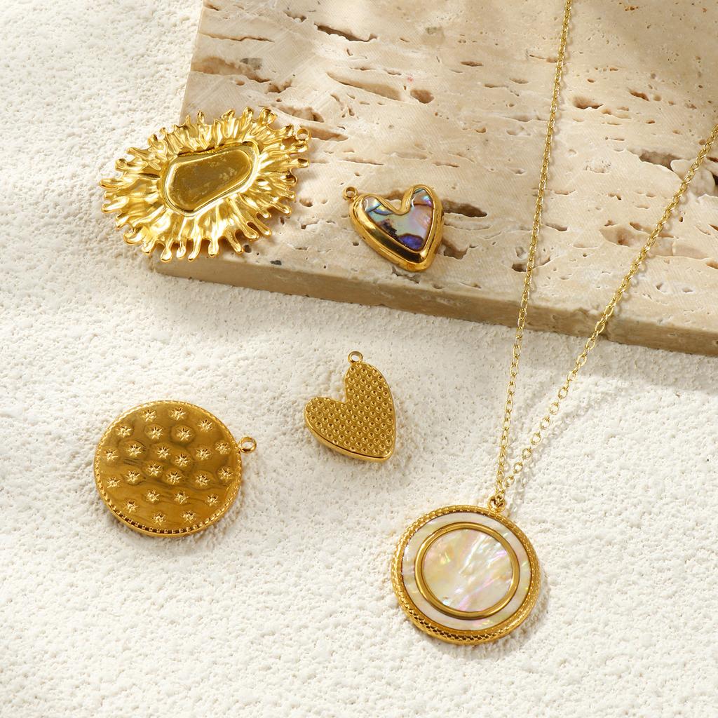 1 Piece Waterproof Natural Shell Charms 18K Gold Plated Round Disc Heart 304 Stainless Steel Pendants For DIY Necklace Making