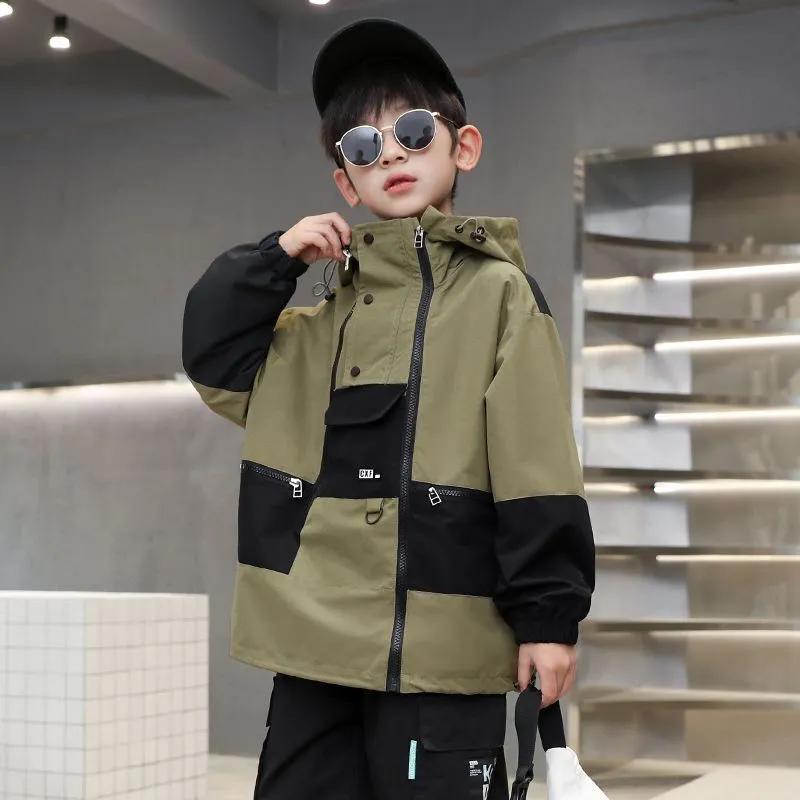 Giacca a vento splicing per bambini Primavera e Autunno Giacca sottile stile occidentale casual con cappuccio per bambini grandi Ragazzi