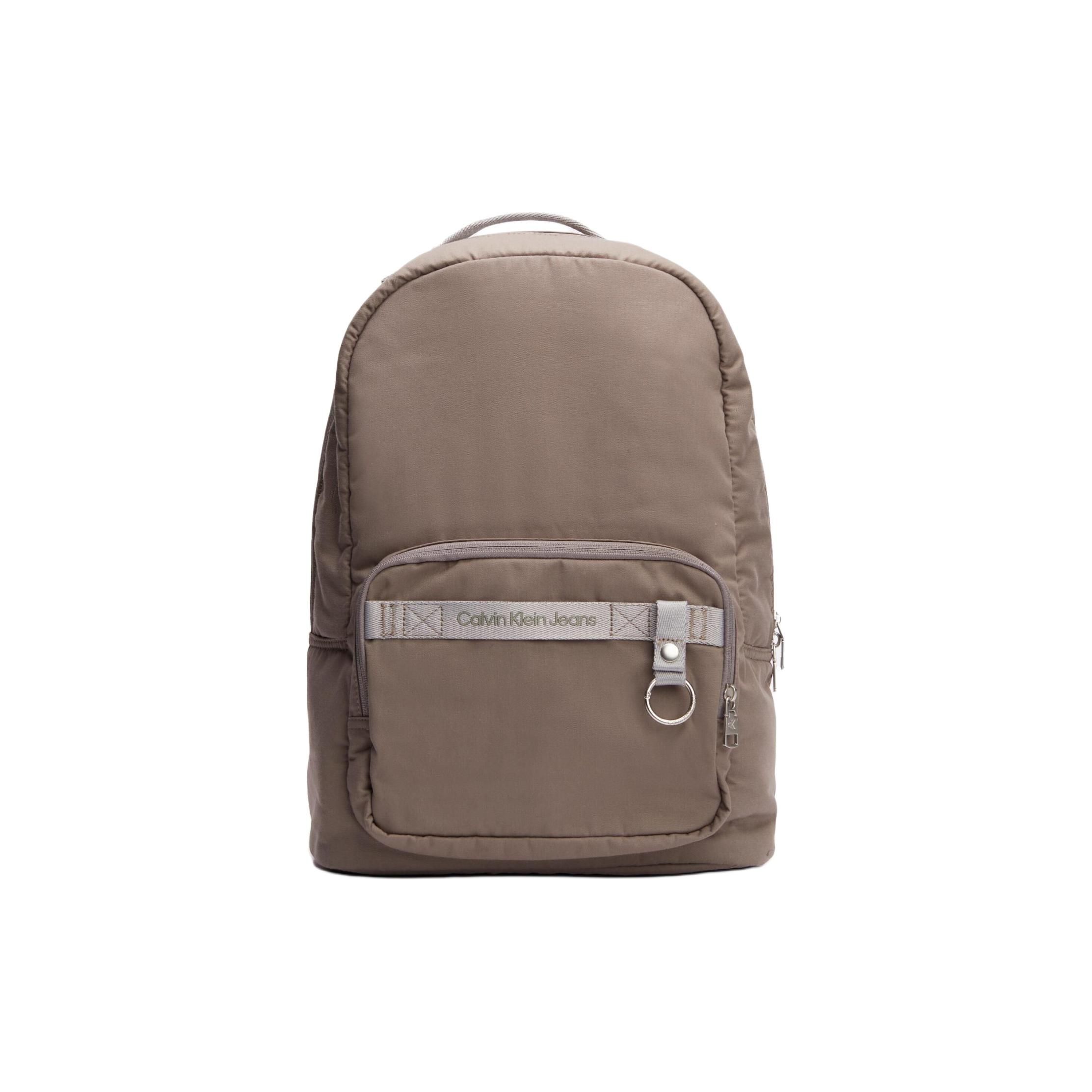 

Calvin Klein Adjustable Shoulder Straps Zipper Closure Recycled Polyester Fabric Backpack Men Backpack Khaki-Gray HH3819-098 Basic Set (Bag)