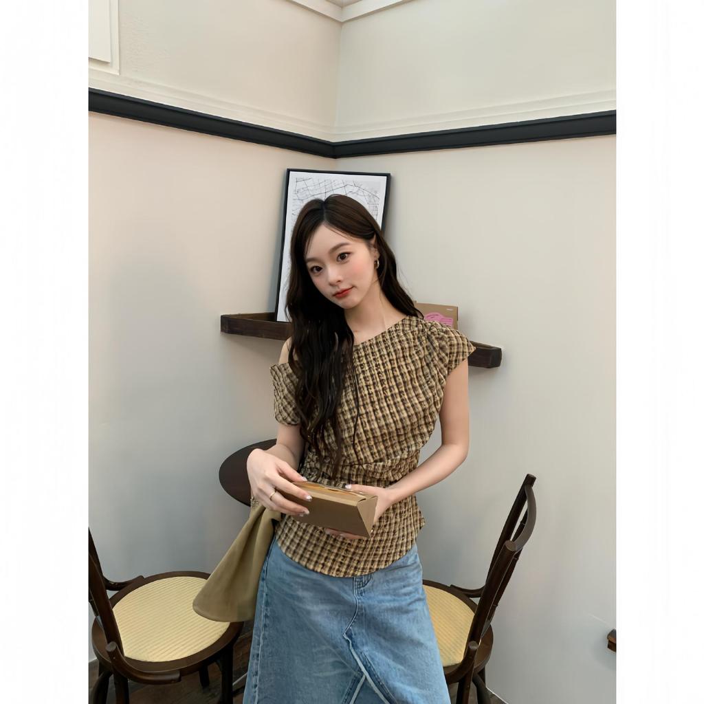 2025 Summer French Design Plaid Off-Shoulder Slim Fit Top for Women