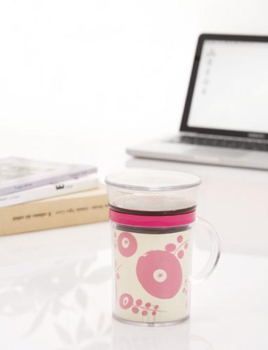 Iwaki Deco Mug 300ml Glass Mug with Raspberry Pink [Heat-resistant Lid] K4011-P