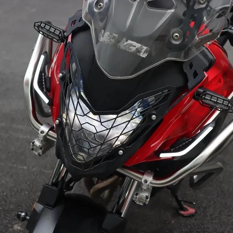 2 Stück Motorrad Frontseiten-Spoiler Winglets Aerodynamisches Flügelset Feste Windabweiser mit LED-Licht Klebe-Dekoraufkleber