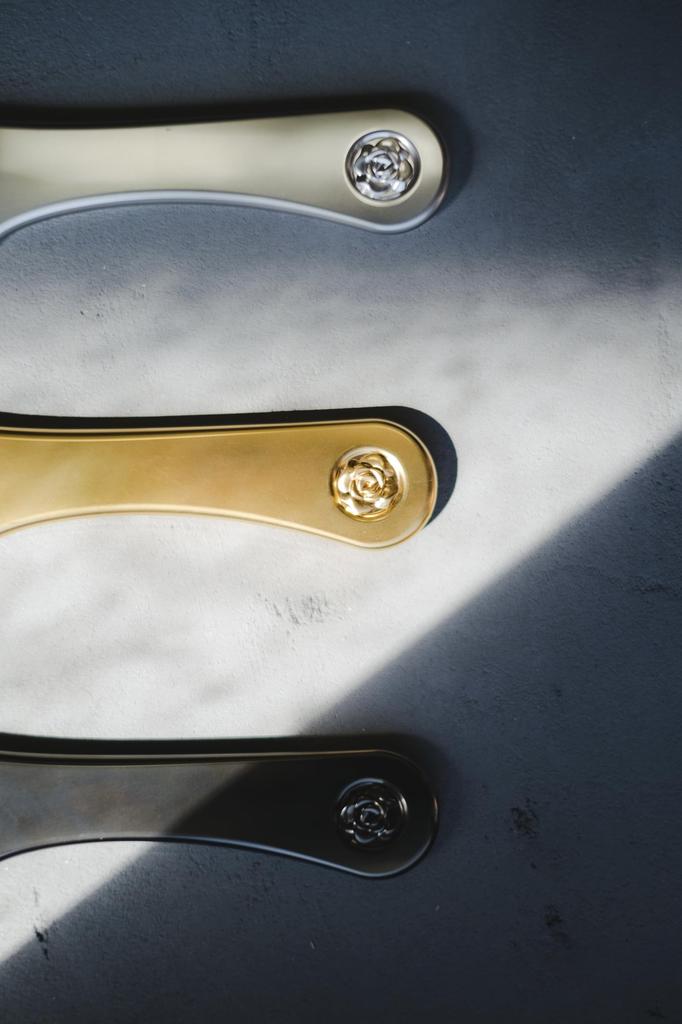 Platinum Rose Comb Super Dark Hair Metal Static Electricity Made in Japan LumiKA+ Comb, Comb, Dispersing,