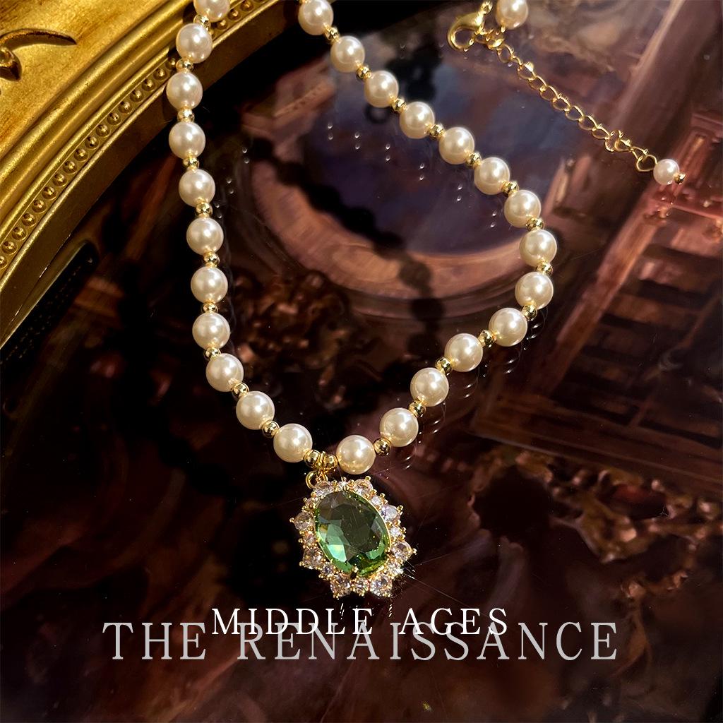 Boucles d'oreilles vintage style rétro avec design exagéré de palais occidental