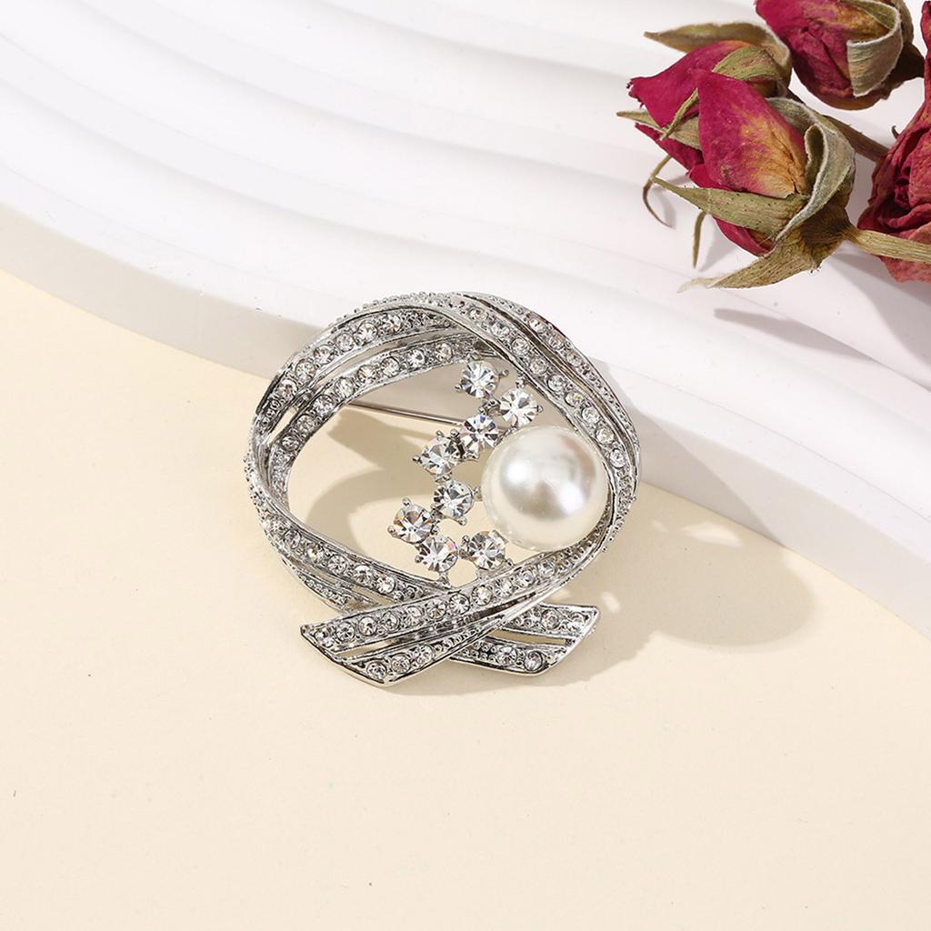 Easy Clasp Alloy Rhinestones Pearls Brooch for Formal Occasions Casual Outfits Stylish Accessory Gift