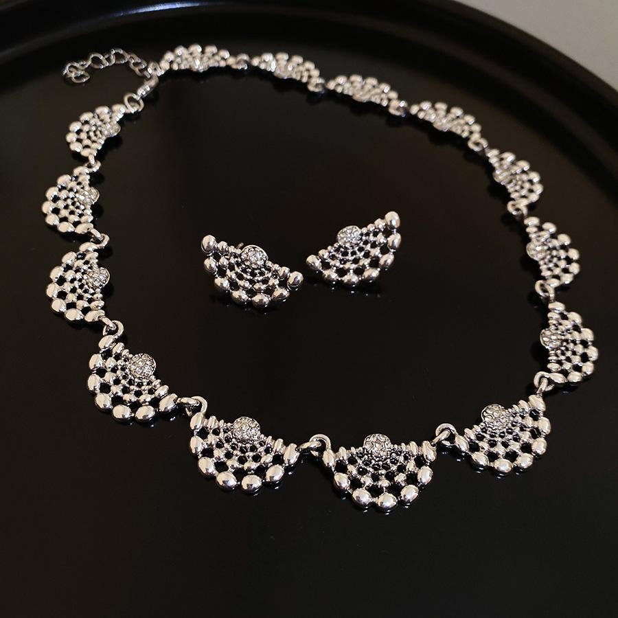 Acrylic Oval Diamond Ring Bracelet Earrings Necklace Accessories Women's Clavicle Chain Versatile Necklace