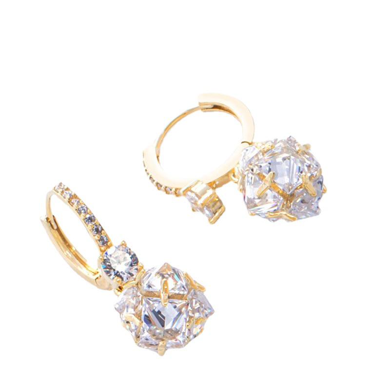 Loyi Crystal Ball Earrings: Elegant, Niche Design, Versatile Luxury Fashion for Women.