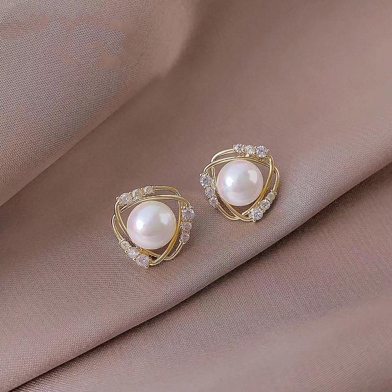 Wind fashion versatile stud earrings women's hot-selling high-end temperament trendy earrings street stall night market explosion