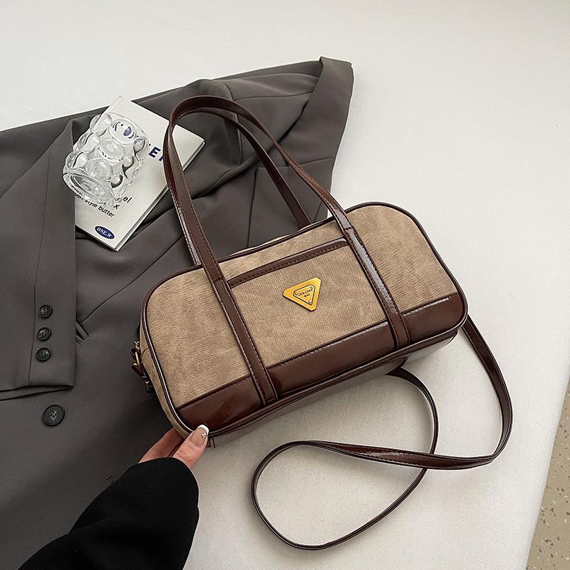 2025 Winter New Retro Soft Leather Bowling Bag Niche Design Commuter Handbag Oil Wax Leather Messenger Bag Tide