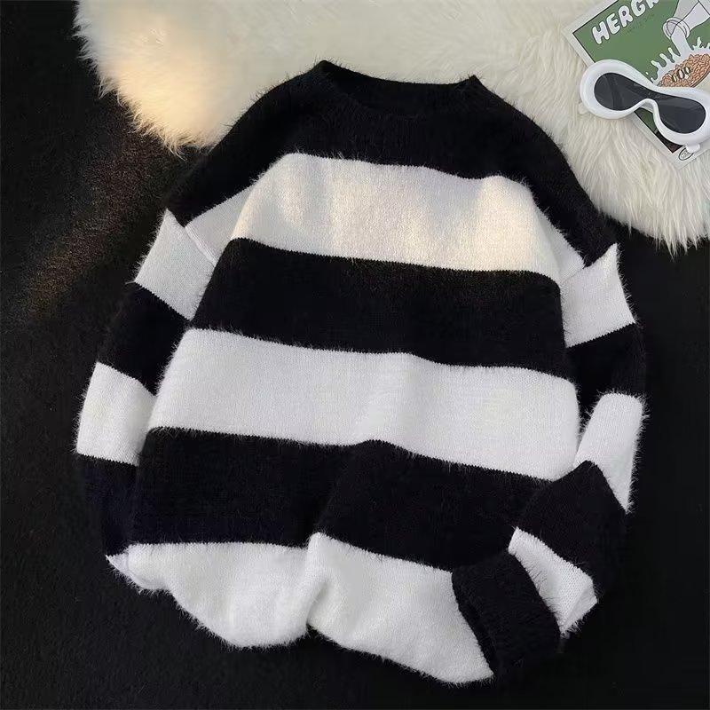 Pullover sweater men's and women's autumn and winter 2025 new loose lazy medium and long black milk and white striped knitted top