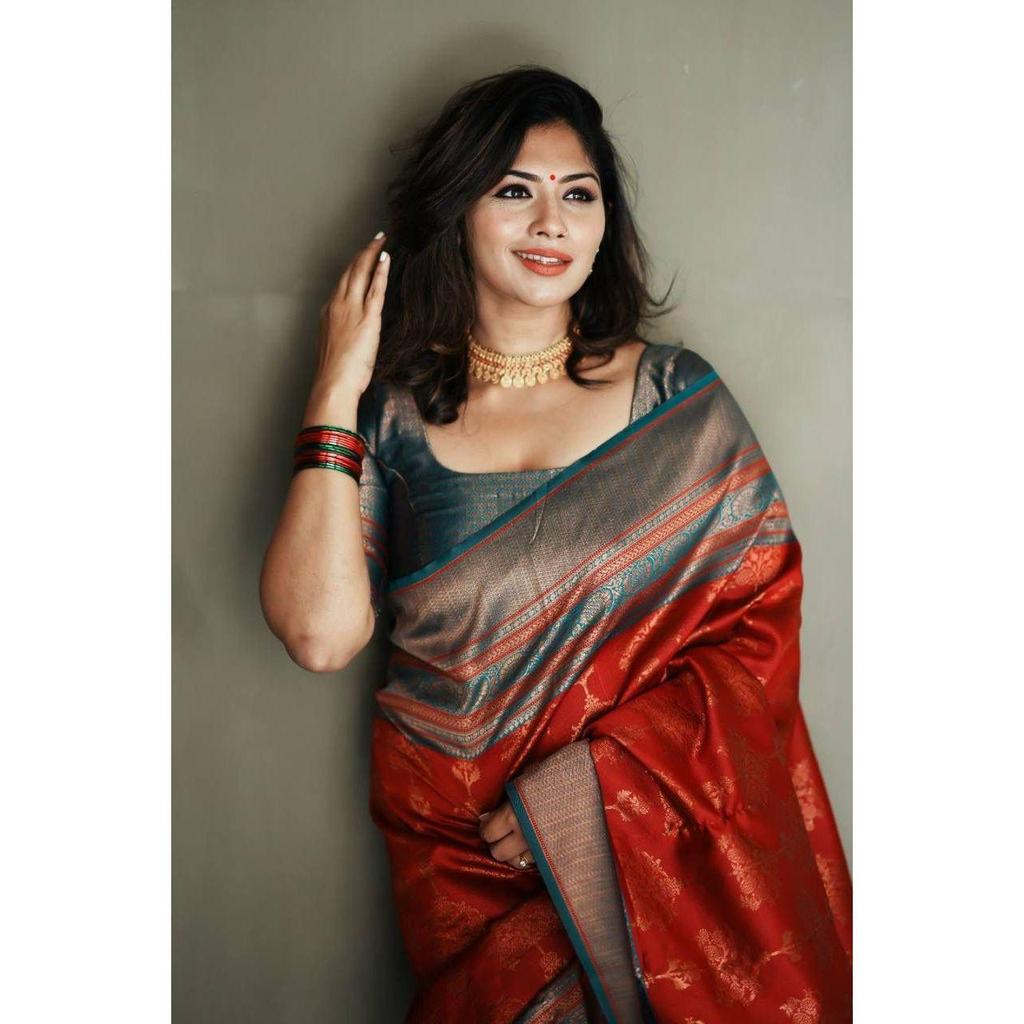 This Beautiful Saree Is Elegantly Decorated with Gorgeous Solid Jacquard Weave That Gives a Perfect Look To the Outfit.