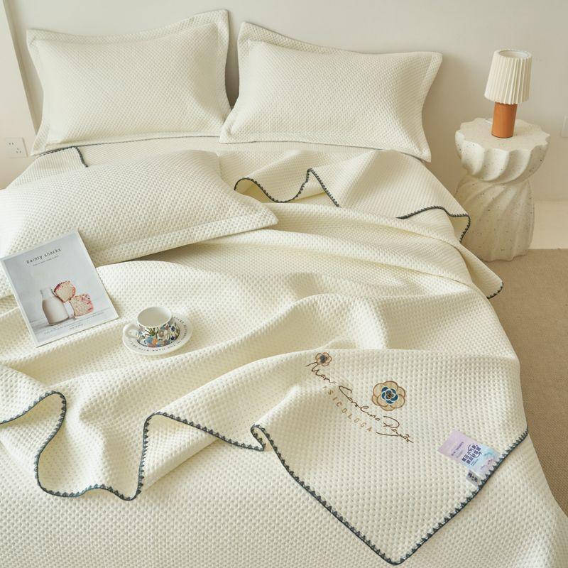 New Summer Bed Cover All Season Universal Thick Cotton Summer Blanket Soft and Breathable Summer Bed Sheet