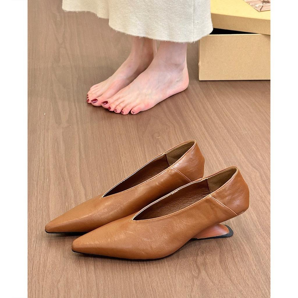 Szpiczaste retro buty na koturnie damskie wiosenno-jesienne małe skórzane buty wsuwane buty na wysokim obcasie buty babci