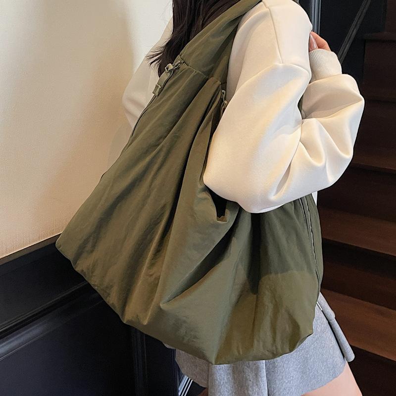 Korean Casual Relaxed Lazy Style Large Capacity Underarm Tote Bag Versatile Solid Color Fashionable Commuter Shoulder Bag